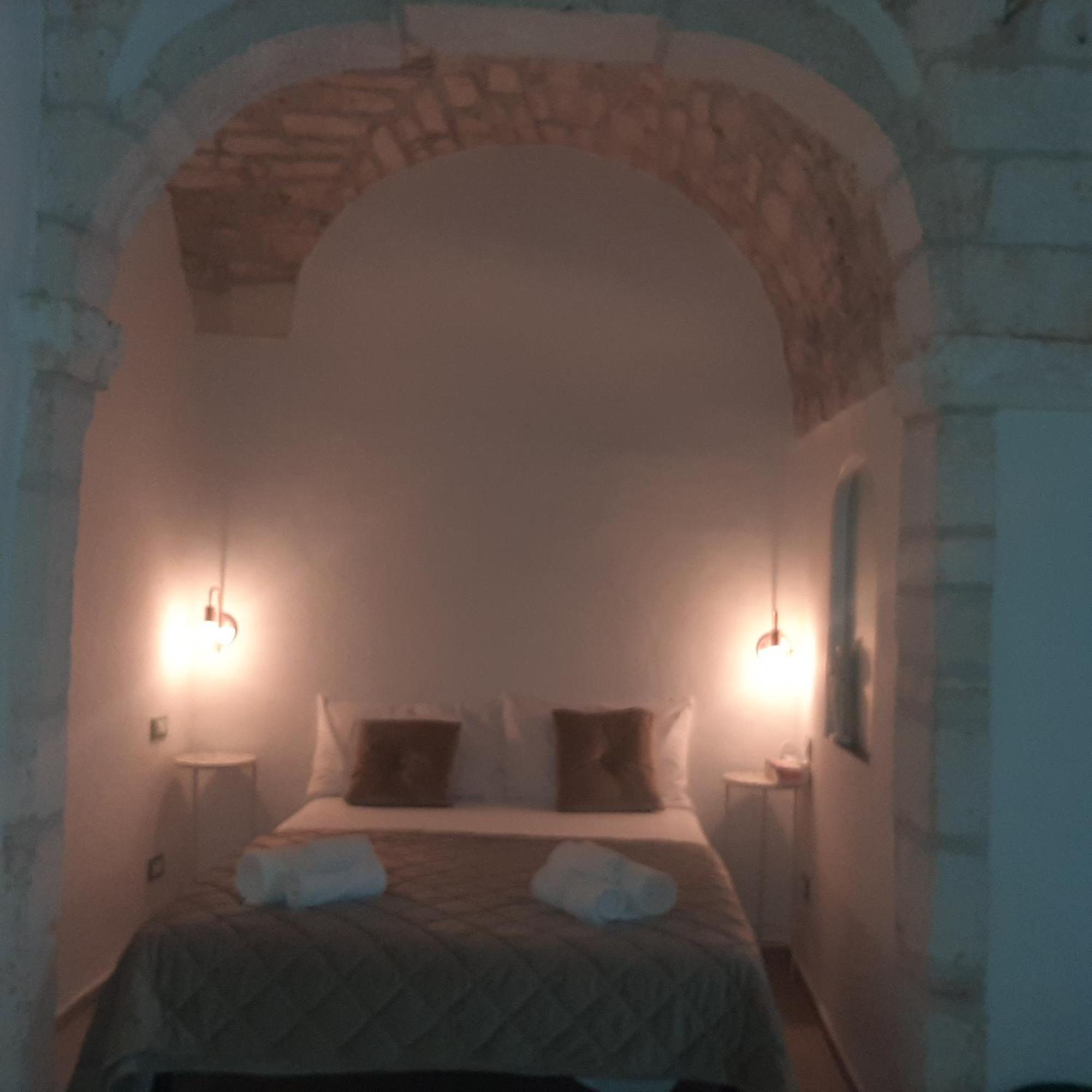 Dimora Lavinia Casa Vacanze Centro Storico 오스투니 외부 사진